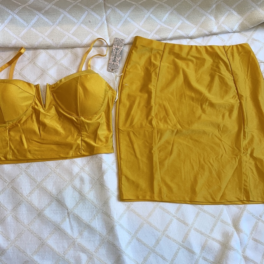 IRIS 2 pieces top and skirt very sexy